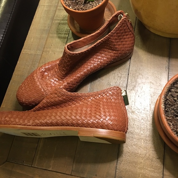 *SOLD*Guilhermina Tessia woven leather bootie NWOB - Picture 2 of 5